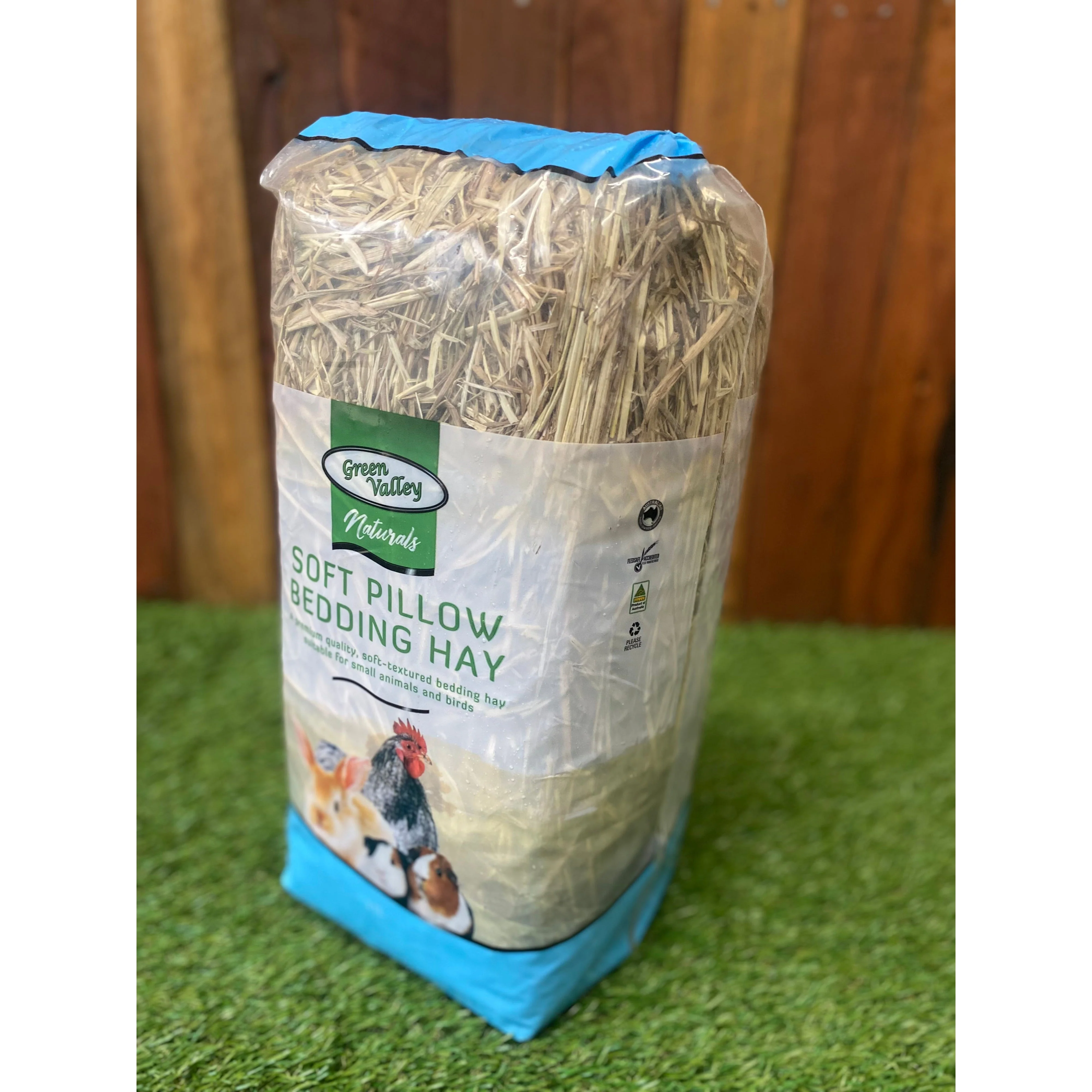 Green Valley Naturals Soft Pillow Bedding Hay for Small Animals and Birds 11L - Image 3