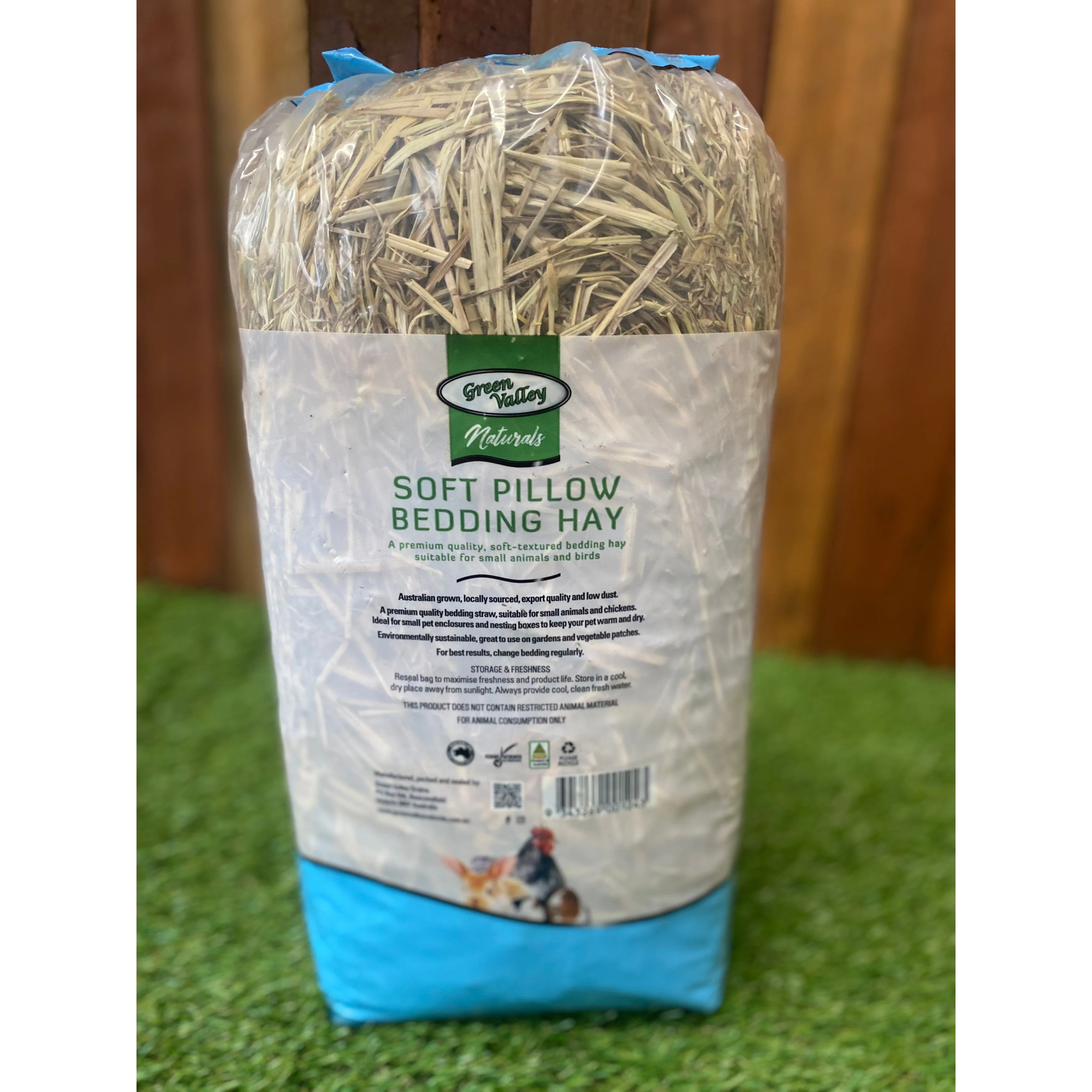 Green Valley Naturals Soft Pillow Bedding Hay for Small Animals and Birds 11L - Image 4