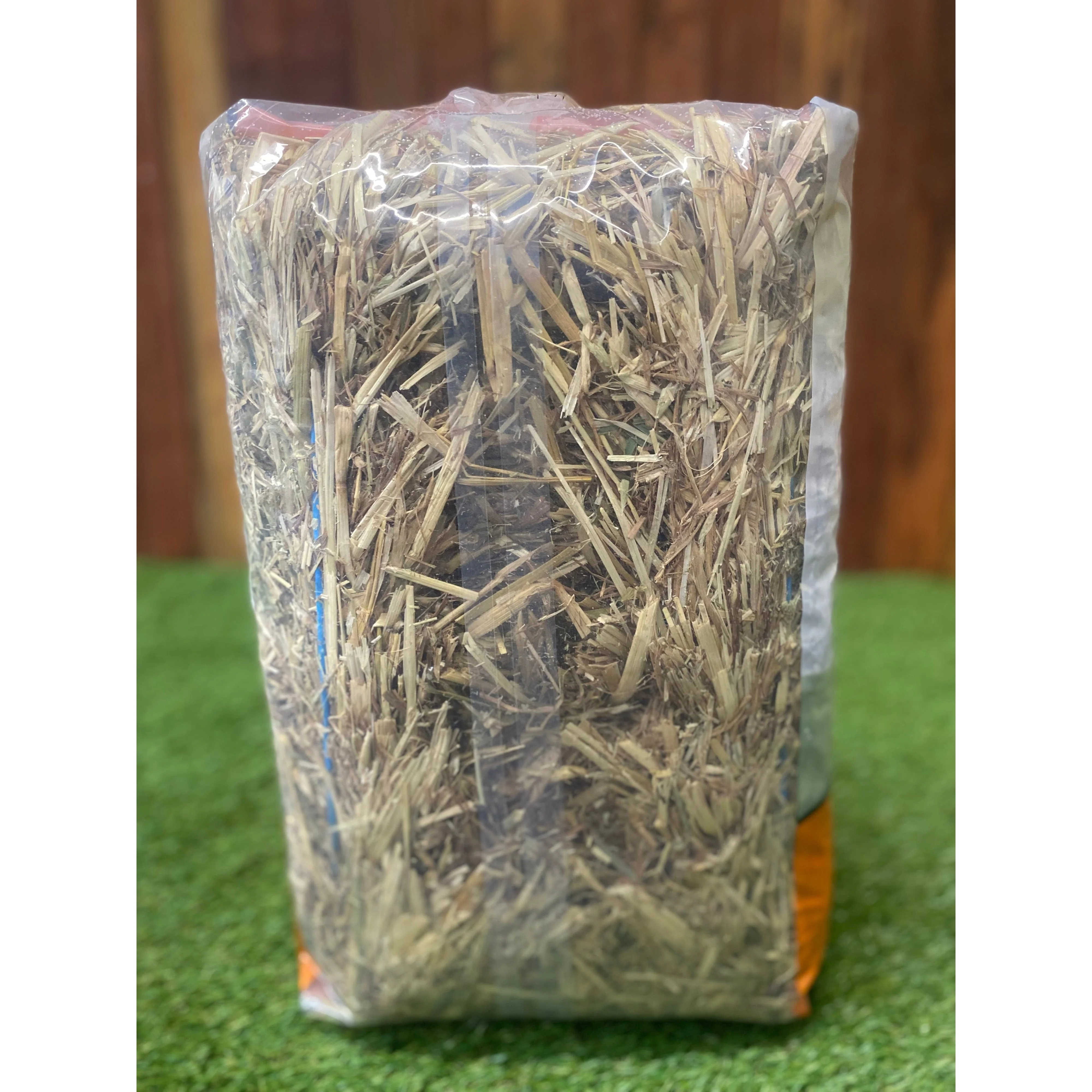 Green Valley Naturals Oaten Hay Mini Bale for Small Animals 22L - Image 4