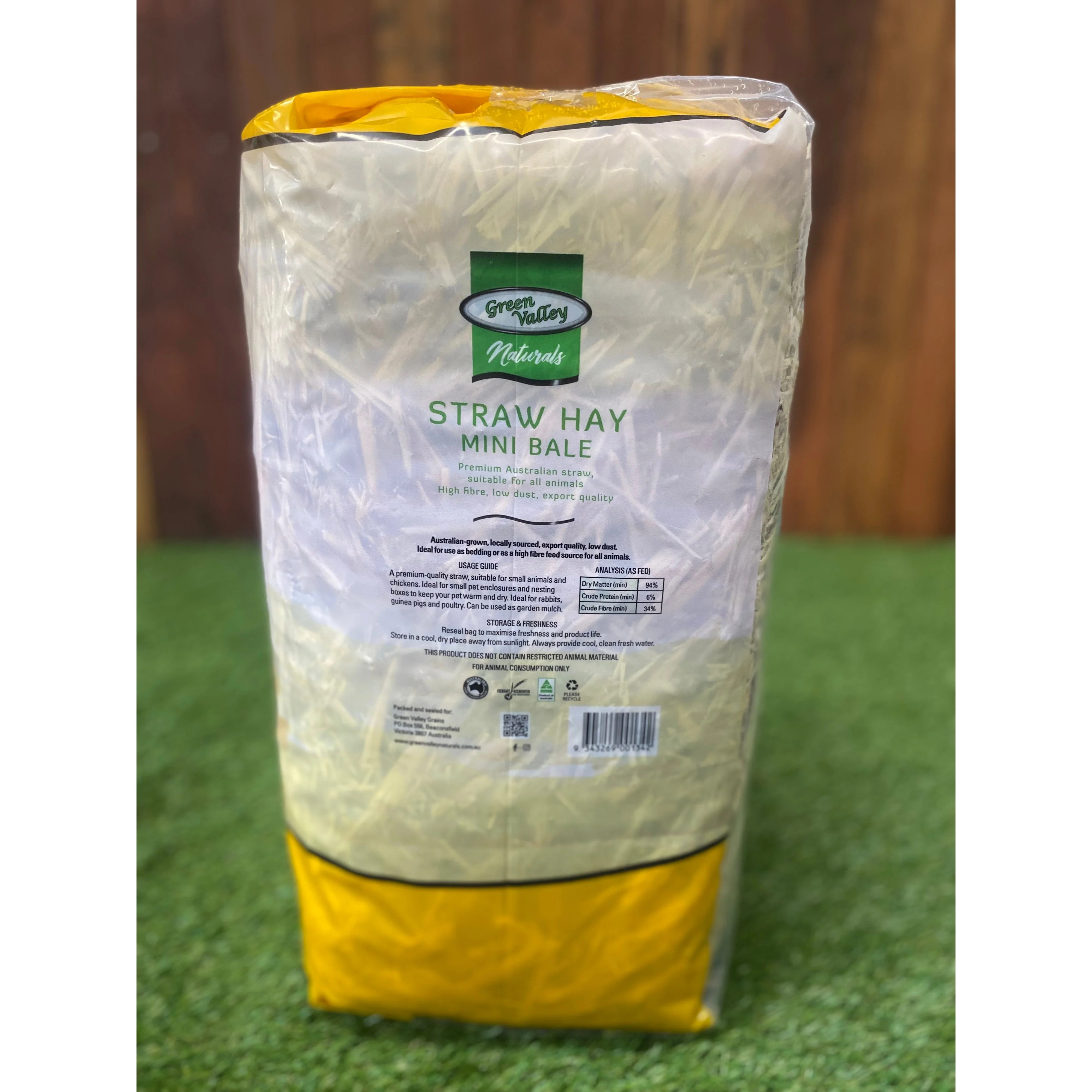 Green Valley Naturals Straw Hay Mini Bale for Small Animals and Birds 22L - Image 4