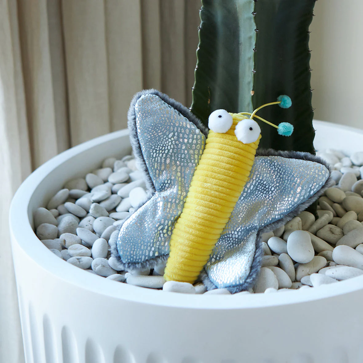 Kazoo Butterfly Kicker Cat Toy - Image 4