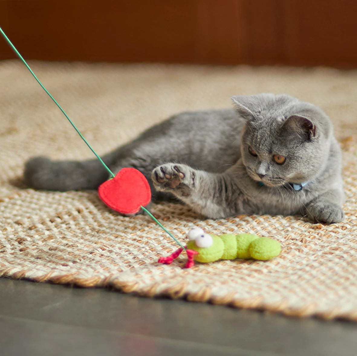 Kazoo Munchy Caterpillar Wand Cat Toy - Image 3